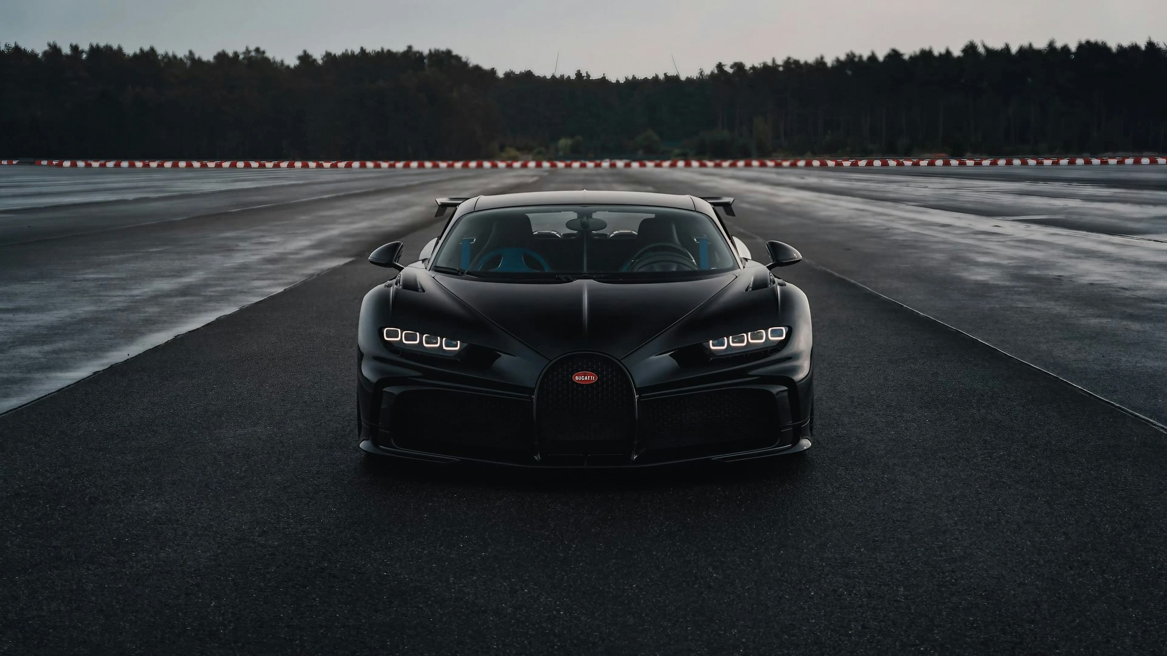 the black bugatti chiron car.